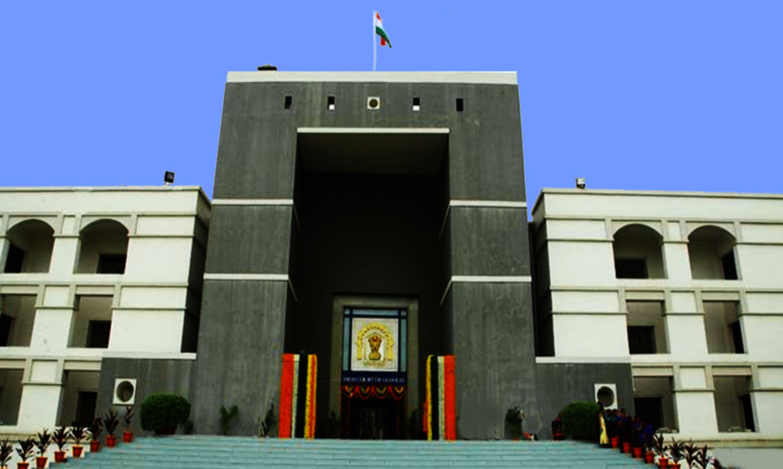 The Gujarat HC has observed that an employer scolding its employee